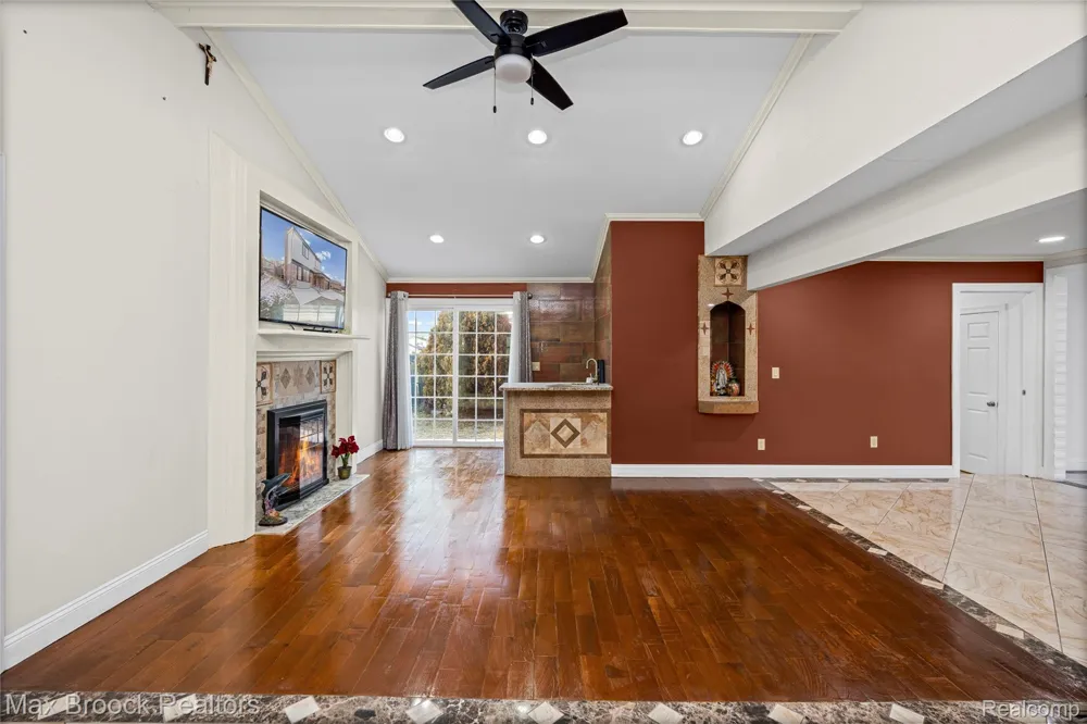 38327 Sleigh Drive Sterling Heights City, MI 48310