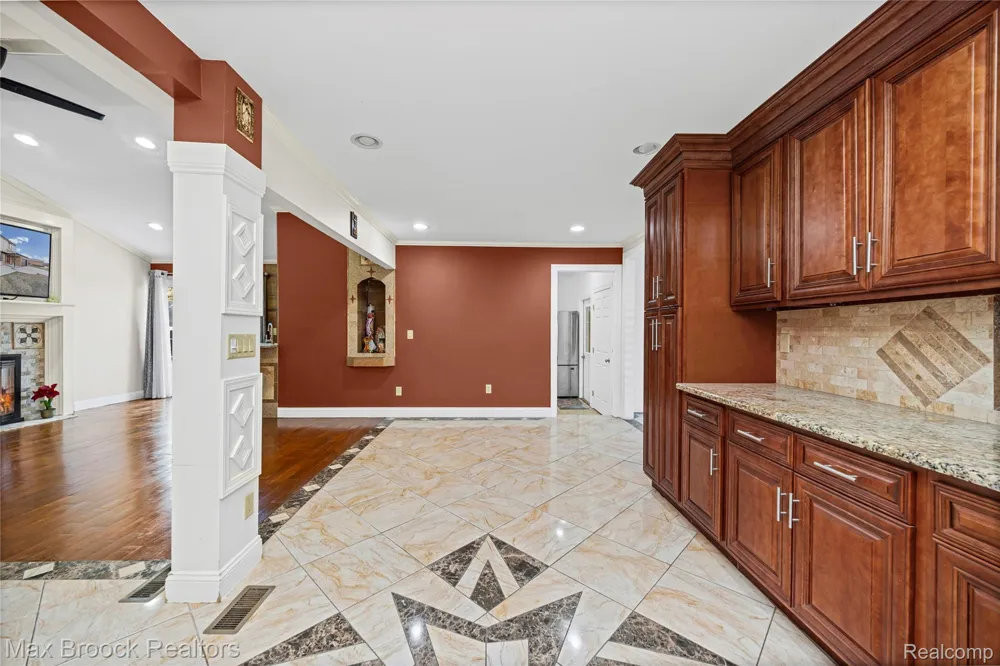 38327 Sleigh Drive Sterling Heights City, MI 48310