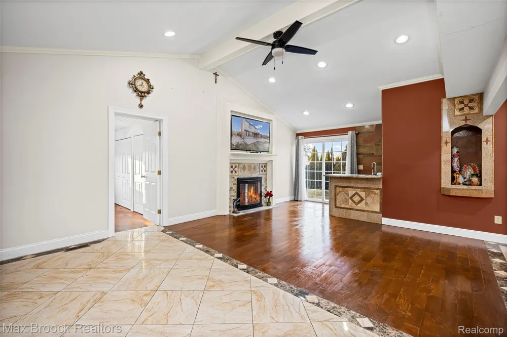38327 Sleigh Drive Sterling Heights City, MI 48310