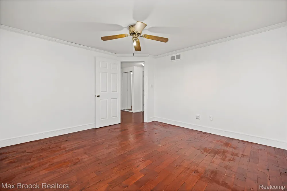 38327 Sleigh Drive Sterling Heights City, MI 48310
