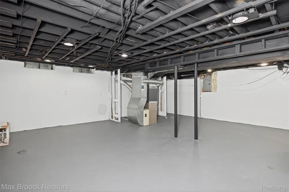 38327 Sleigh Drive Sterling Heights City, MI 48310