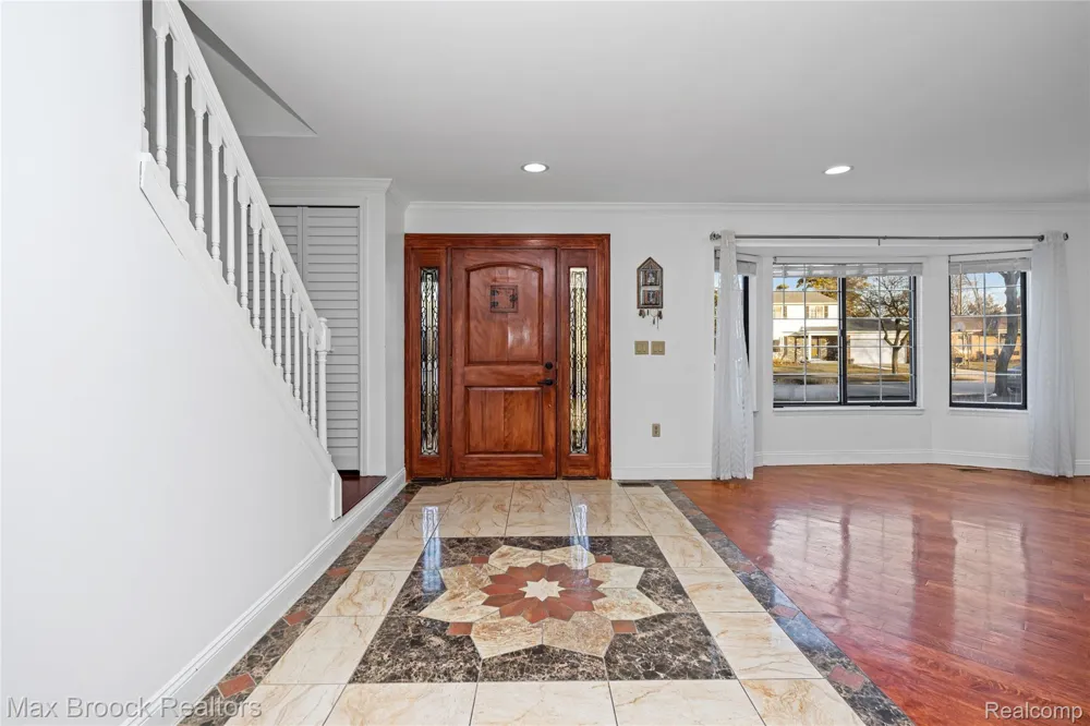 38327 Sleigh Drive Sterling Heights City, MI 48310
