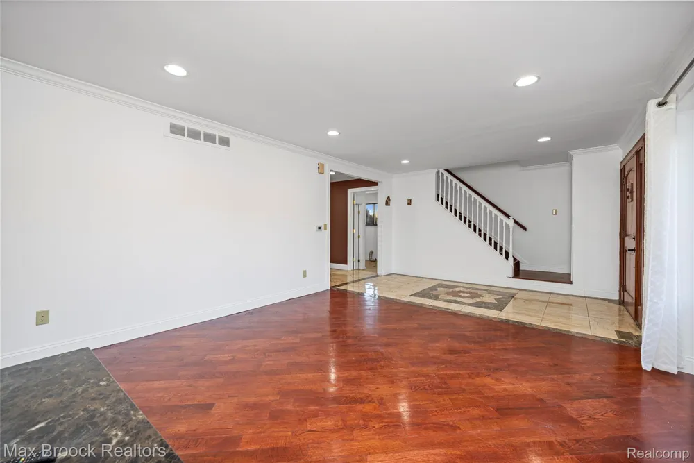 38327 Sleigh Drive Sterling Heights City, MI 48310