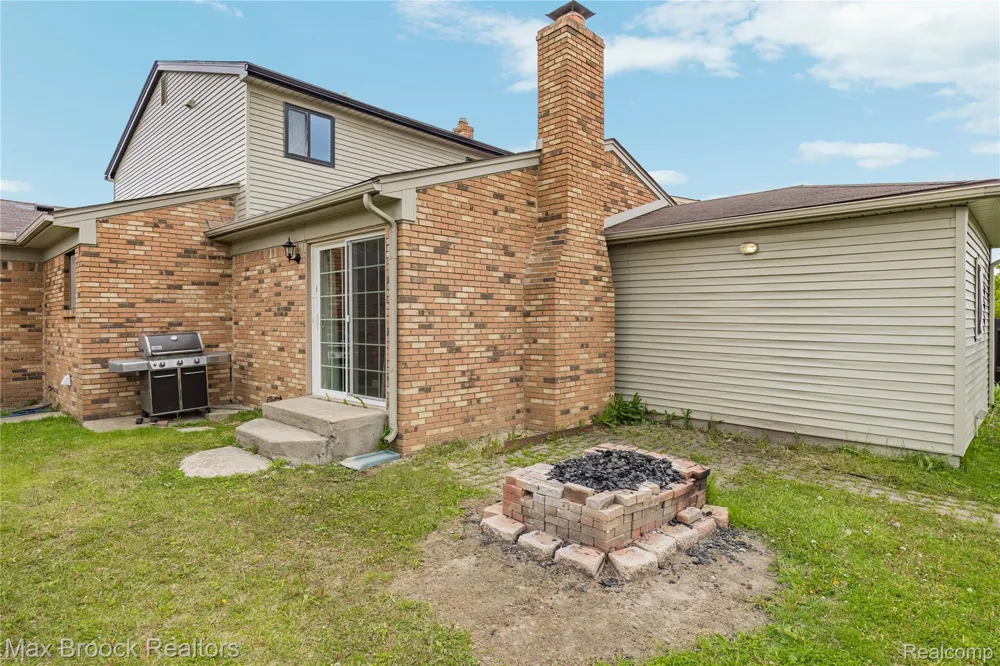 38327 Sleigh Drive Sterling Heights City, MI 48310