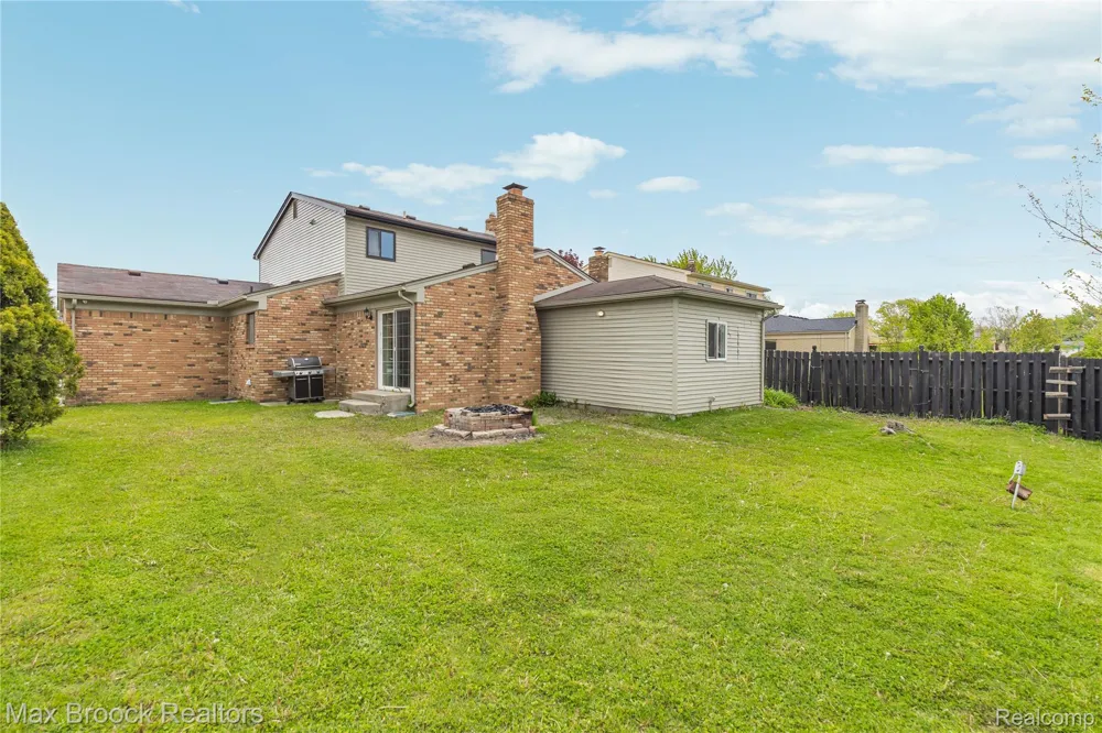 38327 Sleigh Drive Sterling Heights City, MI 48310