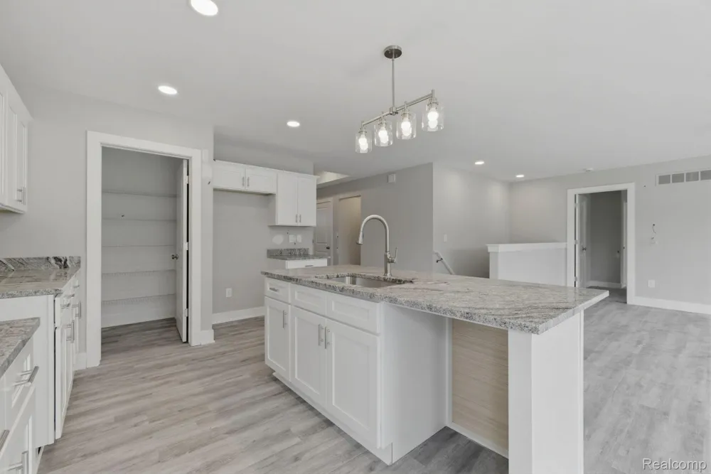 2279 Baltimore Davison City, MI 48423