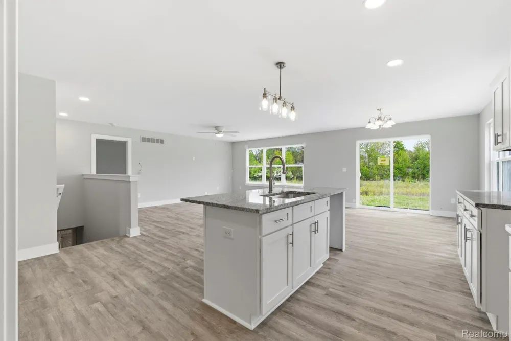 2279 Baltimore Davison City, MI 48423