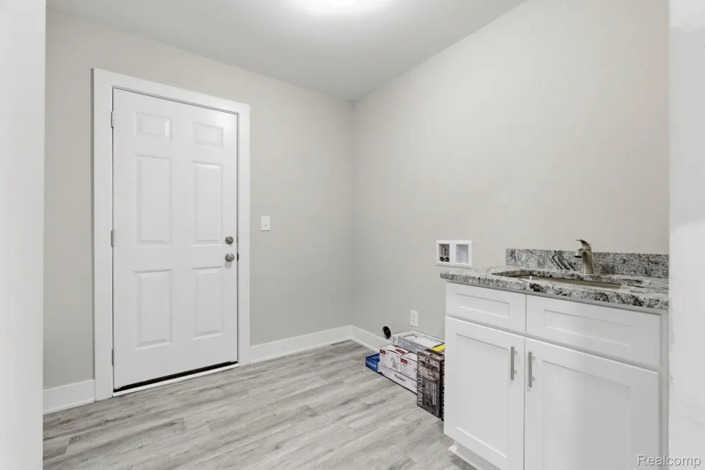 2279 Baltimore Davison City, MI 48423