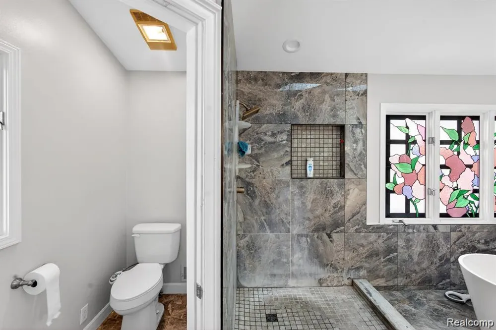 5874 Orchard Woods Drive West Bloomfield Charter Township, MI 48324
