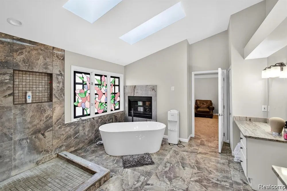 5874 Orchard Woods Drive West Bloomfield Charter Township, MI 48324