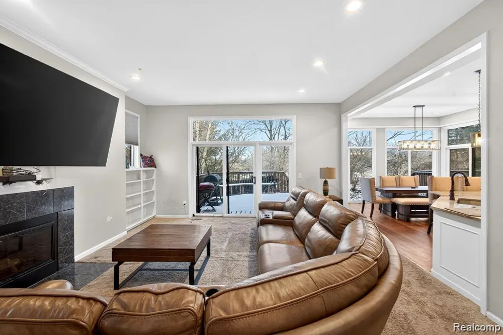 5874 Orchard Woods Drive West Bloomfield Charter Township, MI 48324