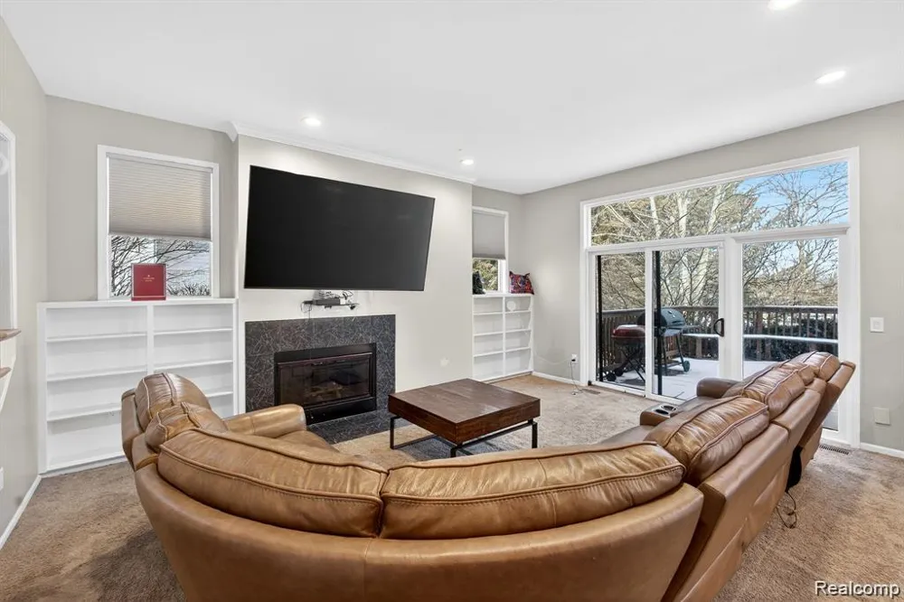 5874 Orchard Woods Drive West Bloomfield Charter Township, MI 48324