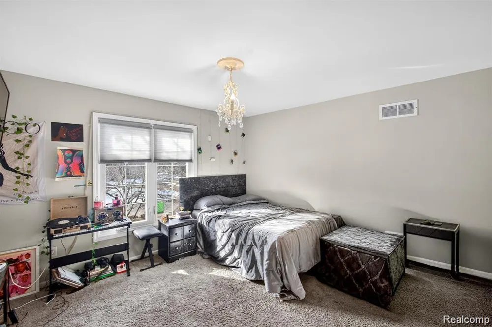 5874 Orchard Woods Drive West Bloomfield Charter Township, MI 48324
