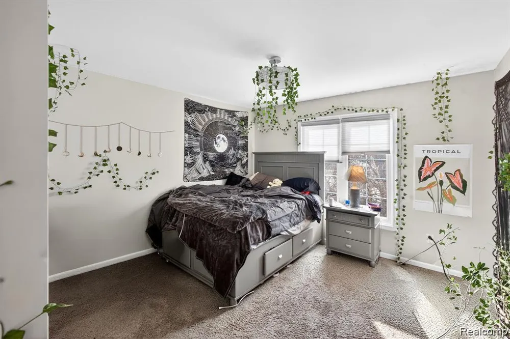 5874 Orchard Woods Drive West Bloomfield Charter Township, MI 48324