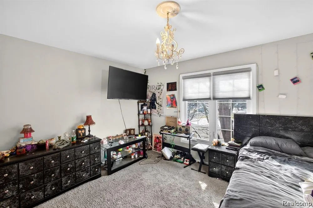 5874 Orchard Woods Drive West Bloomfield Charter Township, MI 48324