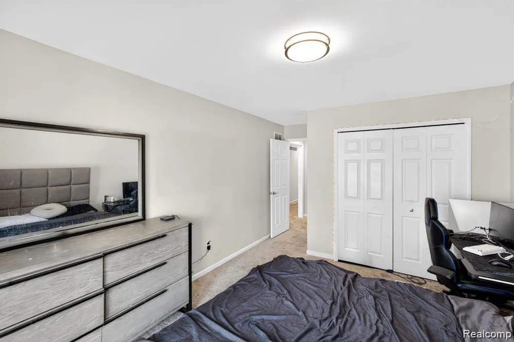 5874 Orchard Woods Drive West Bloomfield Charter Township, MI 48324