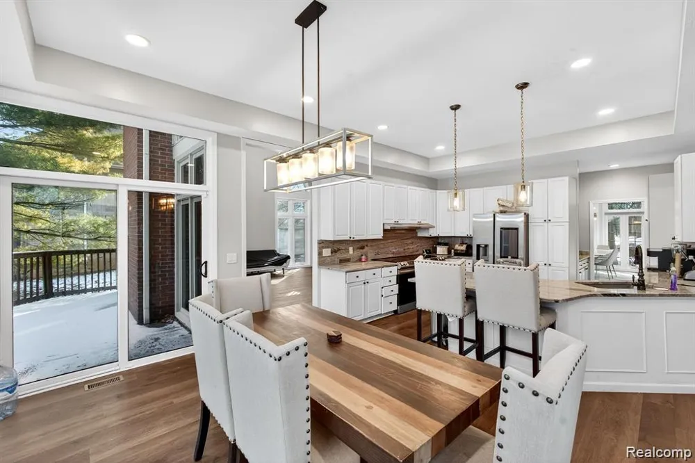 5874 Orchard Woods Drive West Bloomfield Charter Township, MI 48324