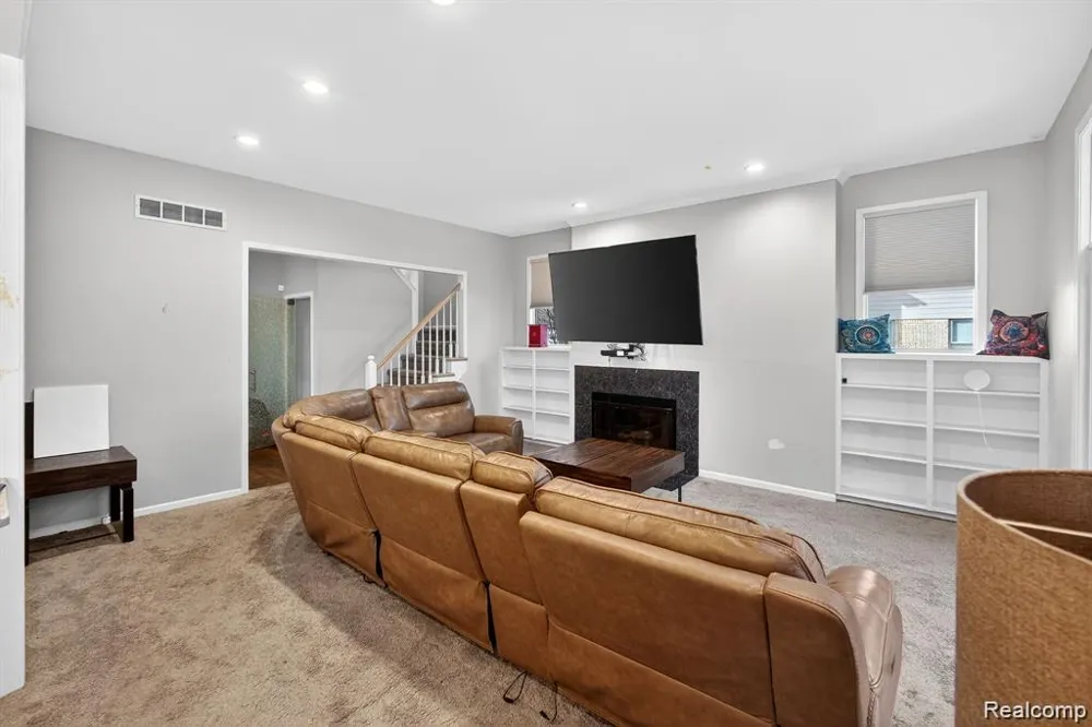 5874 Orchard Woods Drive West Bloomfield Charter Township, MI 48324