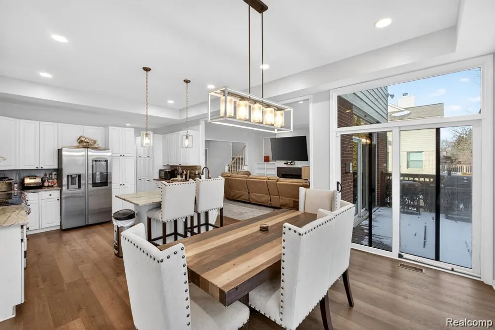 5874 Orchard Woods Drive West Bloomfield Charter Township, MI 48324