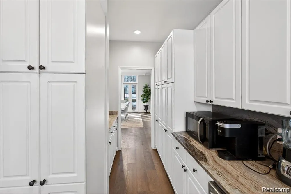 5874 Orchard Woods Drive West Bloomfield Charter Township, MI 48324