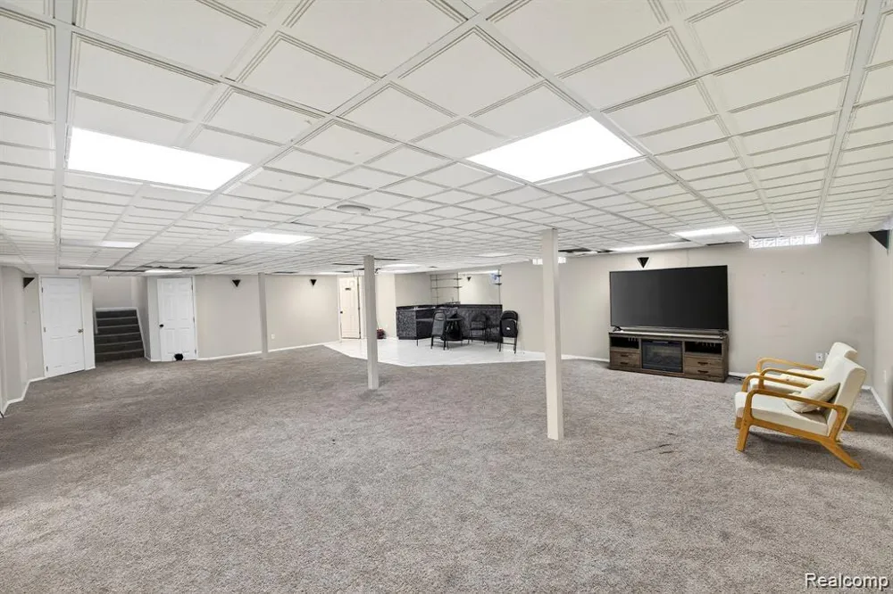 5874 Orchard Woods Drive West Bloomfield Charter Township, MI 48324