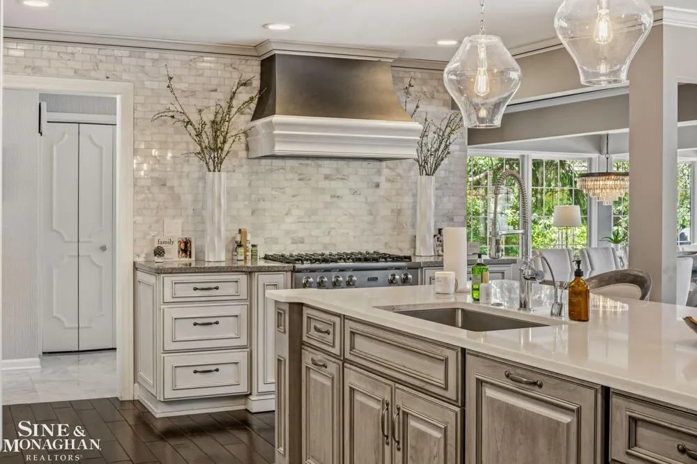 264 Grosse Pointe Boulevard Grosse Pointe Farms City, MI 48236