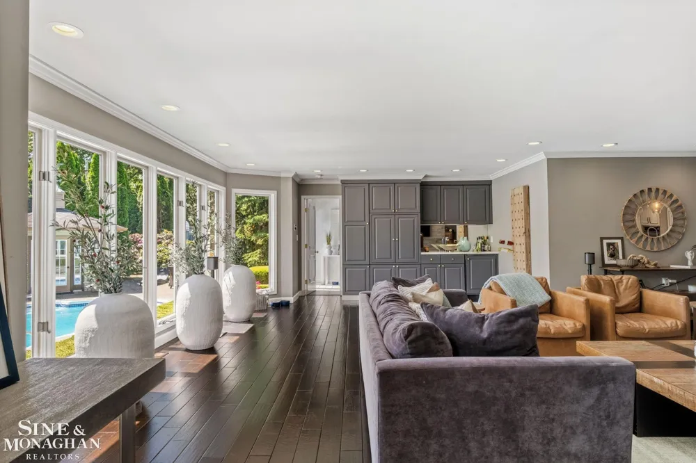 264 Grosse Pointe Boulevard Grosse Pointe Farms City, MI 48236