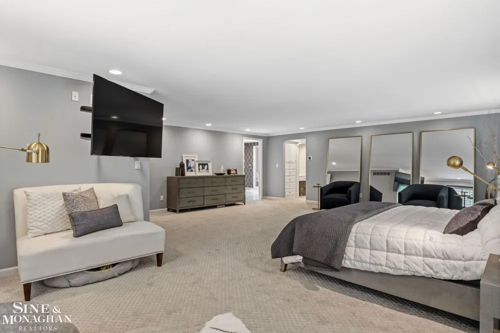 264 Grosse Pointe Boulevard Grosse Pointe Farms City, MI 48236