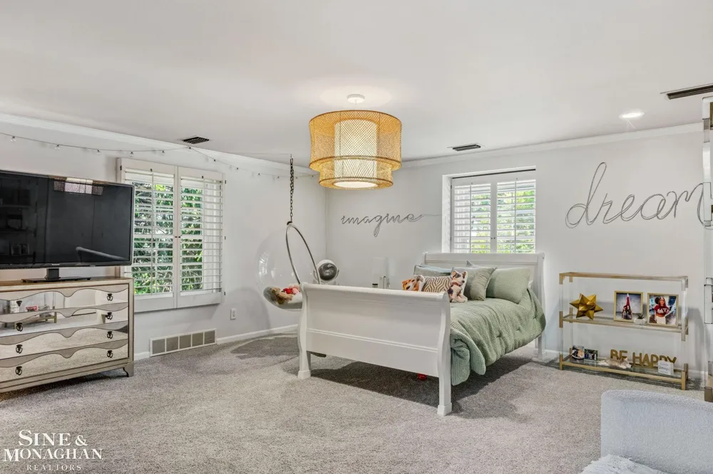 264 Grosse Pointe Boulevard Grosse Pointe Farms City, MI 48236