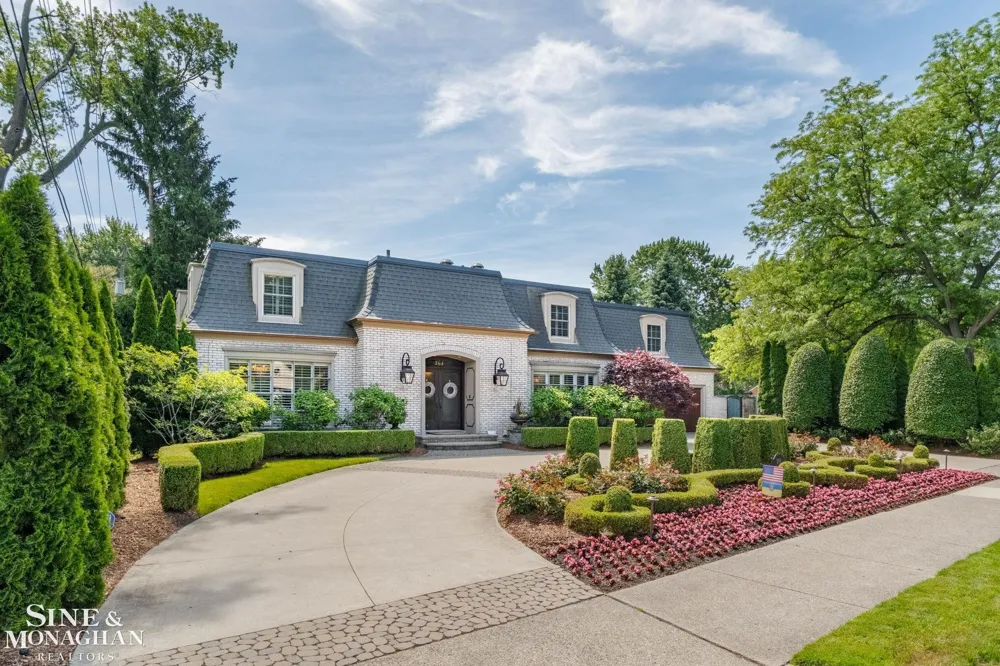 264 Grosse Pointe Boulevard Grosse Pointe Farms City, MI 48236