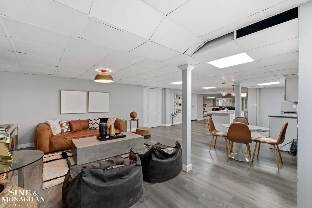 264 Grosse Pointe Boulevard Grosse Pointe Farms City, MI 48236