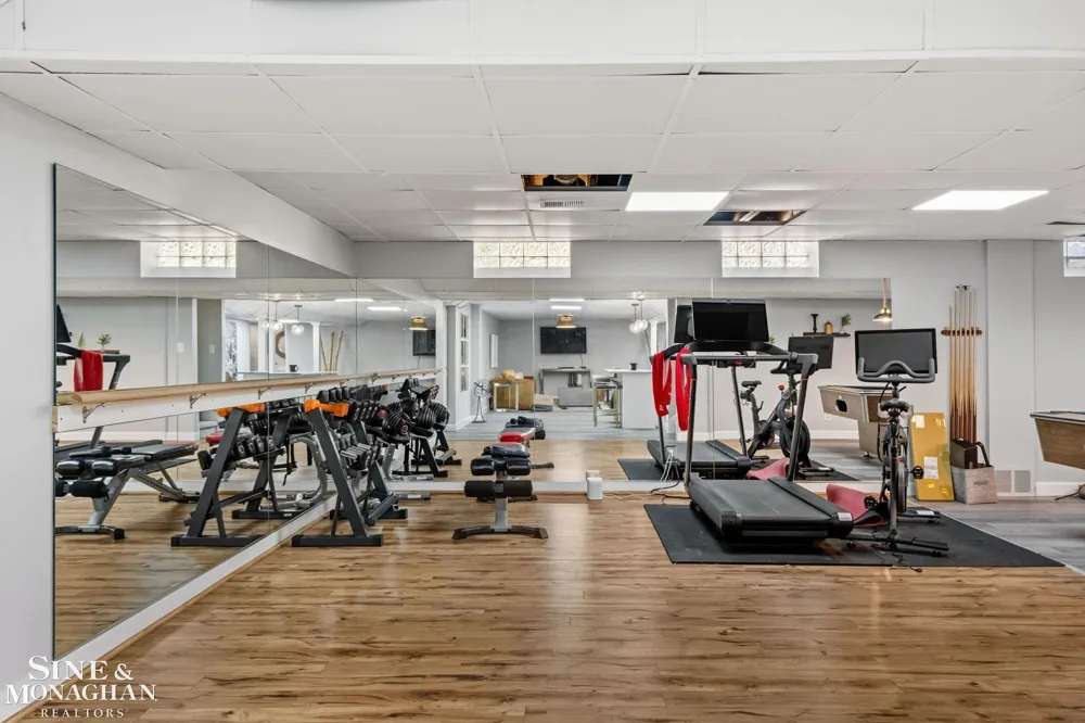 264 Grosse Pointe Boulevard Grosse Pointe Farms City, MI 48236