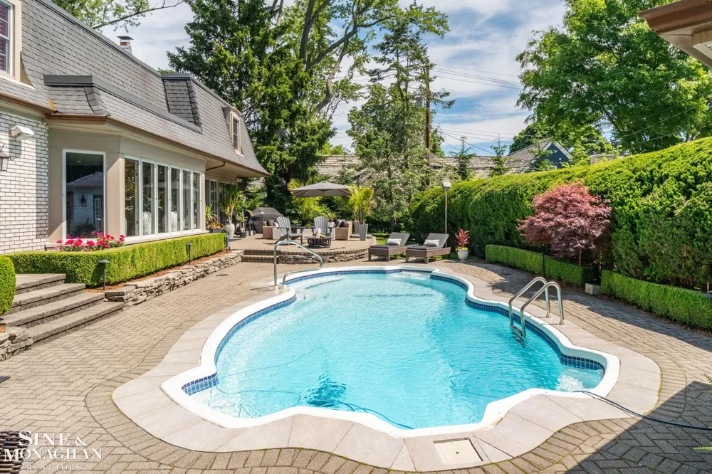 264 Grosse Pointe Boulevard Grosse Pointe Farms City, MI 48236