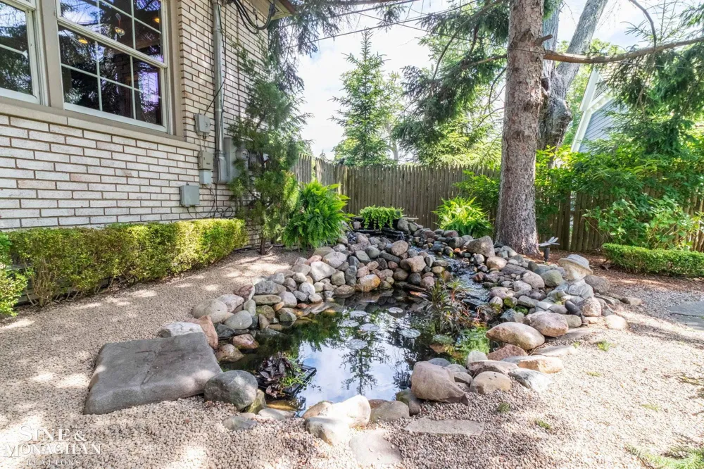 264 Grosse Pointe Boulevard Grosse Pointe Farms City, MI 48236