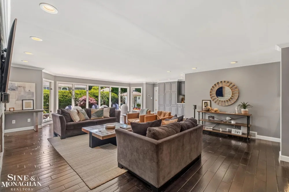 264 Grosse Pointe Boulevard Grosse Pointe Farms City, MI 48236