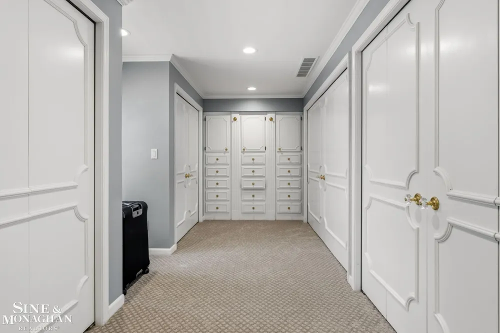 264 Grosse Pointe Boulevard Grosse Pointe Farms City, MI 48236
