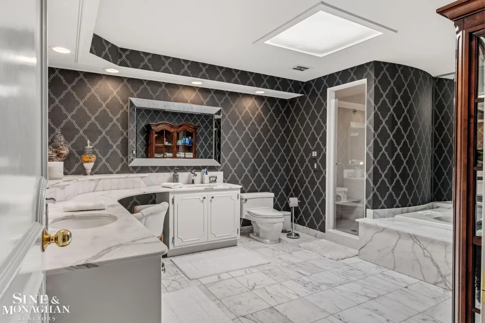 264 Grosse Pointe Boulevard Grosse Pointe Farms City, MI 48236