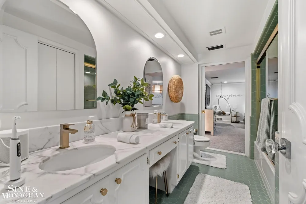 264 Grosse Pointe Boulevard Grosse Pointe Farms City, MI 48236