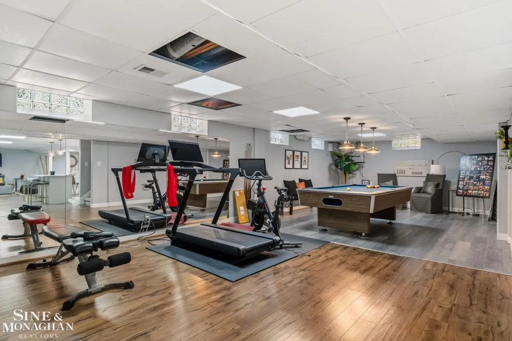 264 Grosse Pointe Boulevard Grosse Pointe Farms City, MI 48236