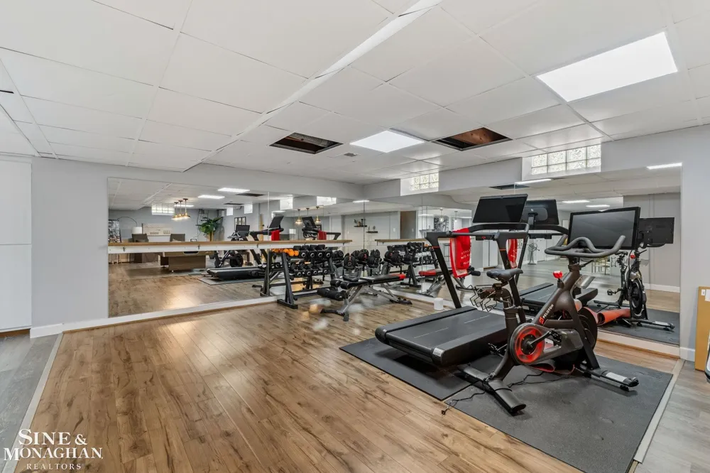 264 Grosse Pointe Boulevard Grosse Pointe Farms City, MI 48236