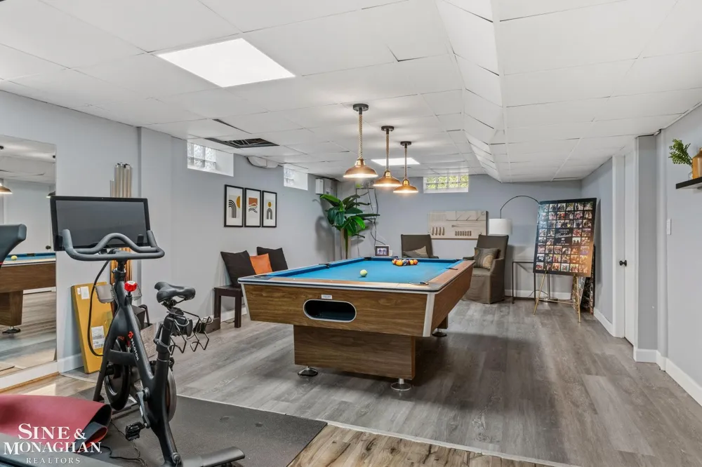 264 Grosse Pointe Boulevard Grosse Pointe Farms City, MI 48236