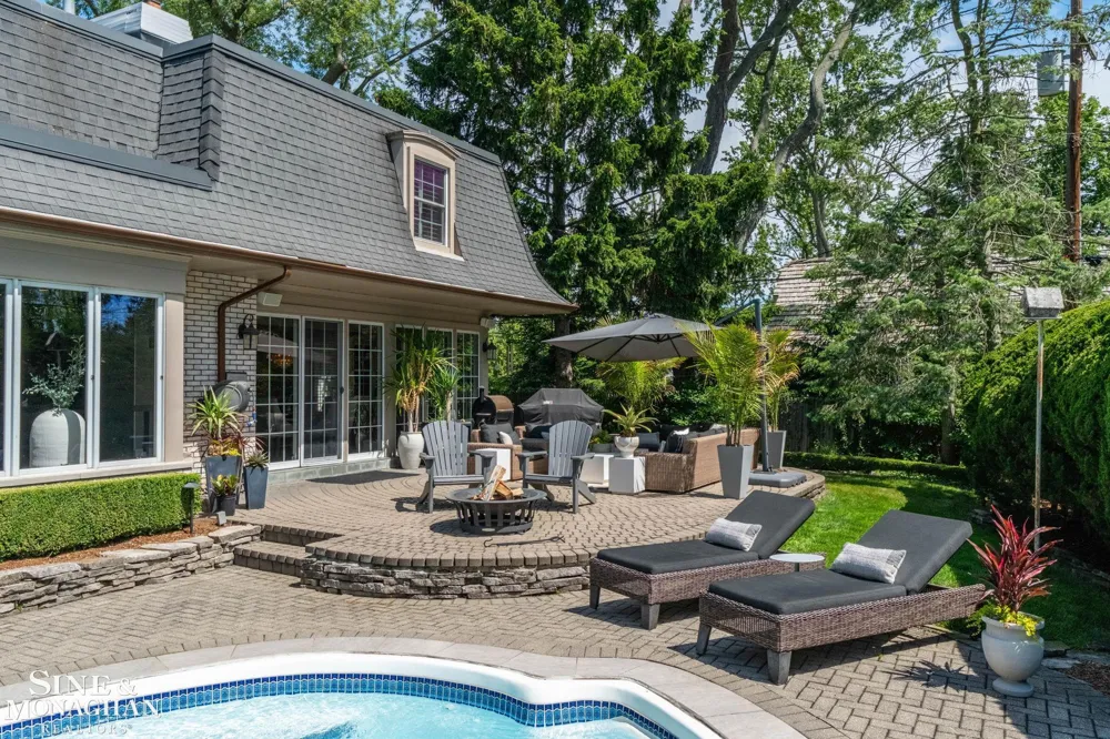 264 Grosse Pointe Boulevard Grosse Pointe Farms City, MI 48236