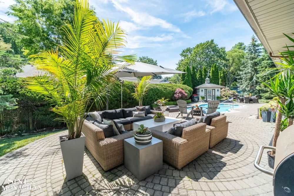 264 Grosse Pointe Boulevard Grosse Pointe Farms City, MI 48236
