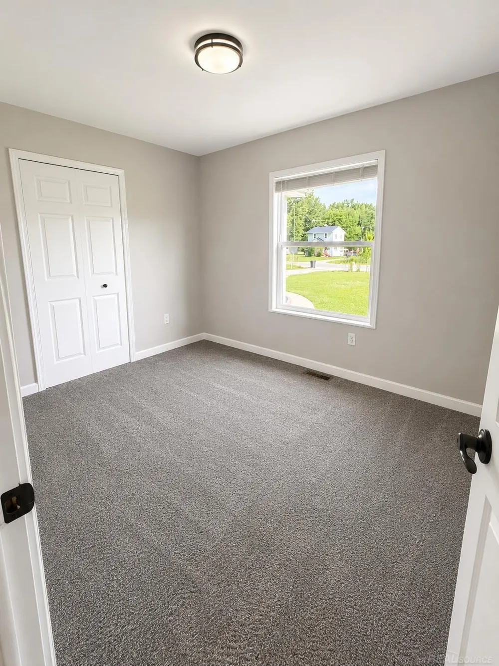 3587 Keewahdin Road Fort Gratiot Charter Township, MI 74032