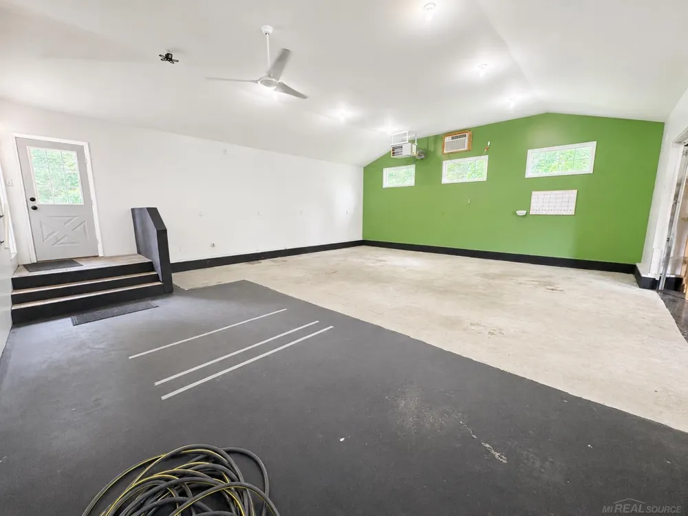 3587 Keewahdin Road Fort Gratiot Charter Township, MI 74032