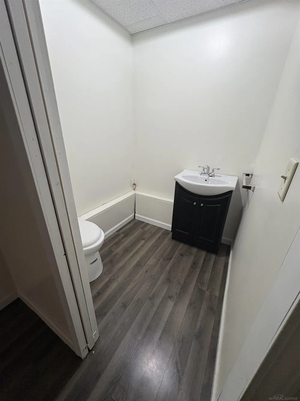 3587 Keewahdin Road Fort Gratiot Charter Township, MI 74032