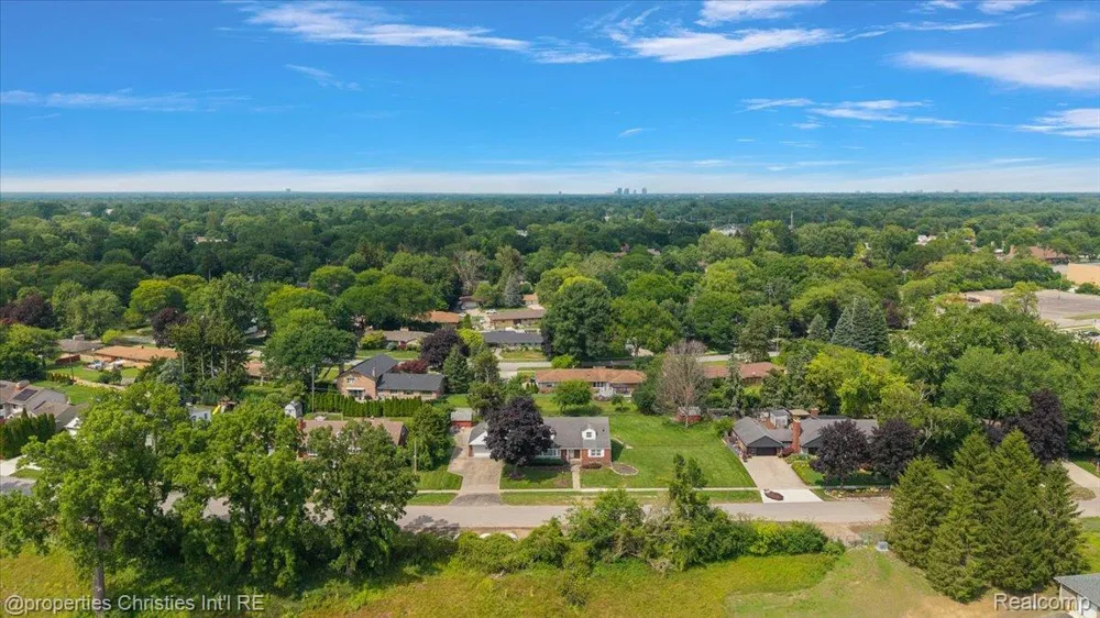 14700 Fox Redford Charter Township, MI 48239