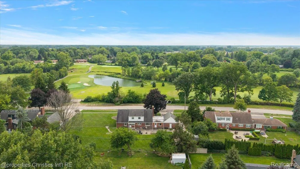 14700 Fox Redford Charter Township, MI 48239
