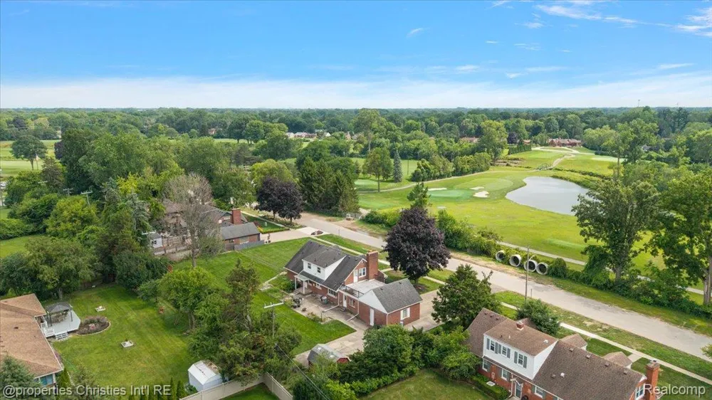 14700 Fox Redford Charter Township, MI 48239