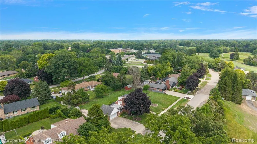 14700 Fox Redford Charter Township, MI 48239